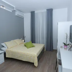 https://residenza-leone.it-tuscanyhotel.com