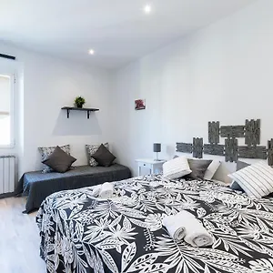 https://domys-guest-house.it-tuscanyhotel.com